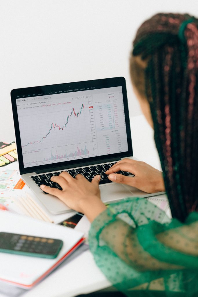 How we helped a financial advisory team develop a project finance model and investment memorandum